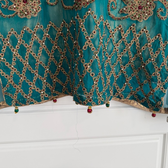 Shalwar Kameez with Dupatta 3pc set - Picture 6 of 7